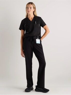 Quince AeraFlex Scrub Set